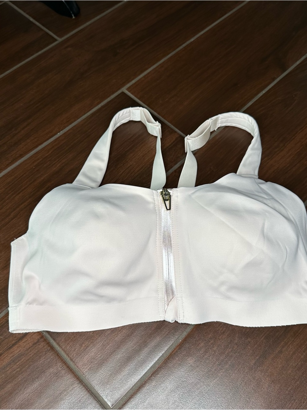 Victoria's Secret VSX Knockout Front-Close Sports Bra Bare Pink Size 34D - Picture 6 of 13